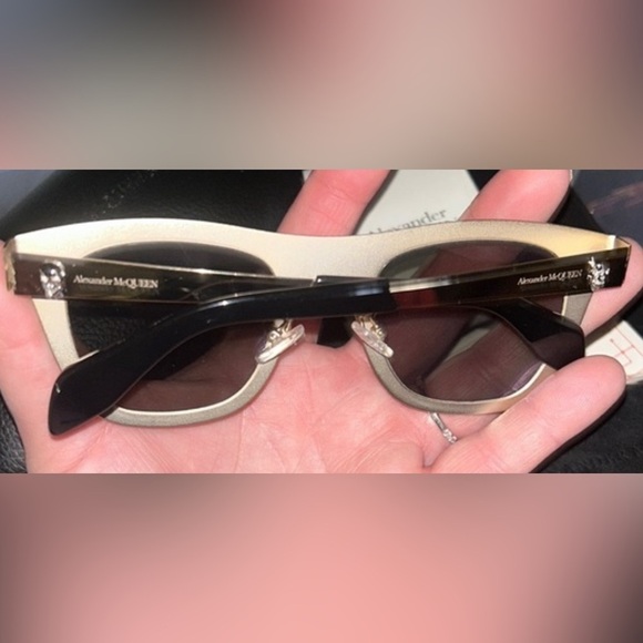 Alexander McQueen Square Frame Sunglasses - Picture 12 of 12